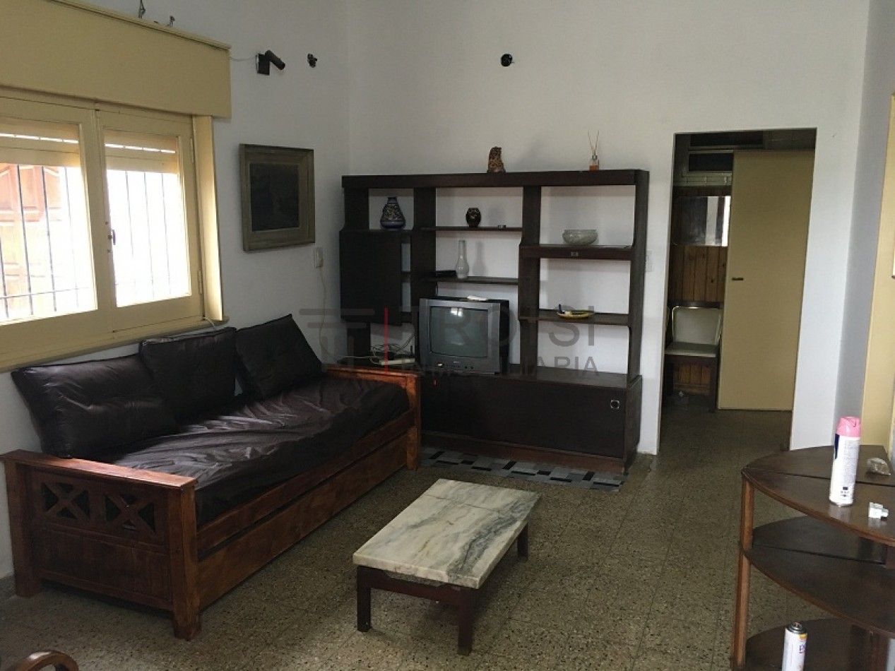 V37 - Monoambiente + Chalet 3 ambientes - Calle 30 e/ 5 y 6 