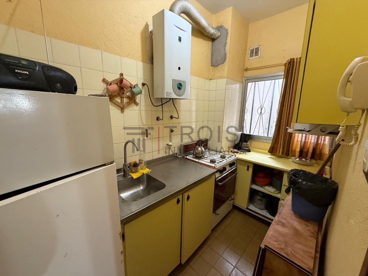 V6 - Depto. 2 ambientes - Calle 2 e/35 y 36
