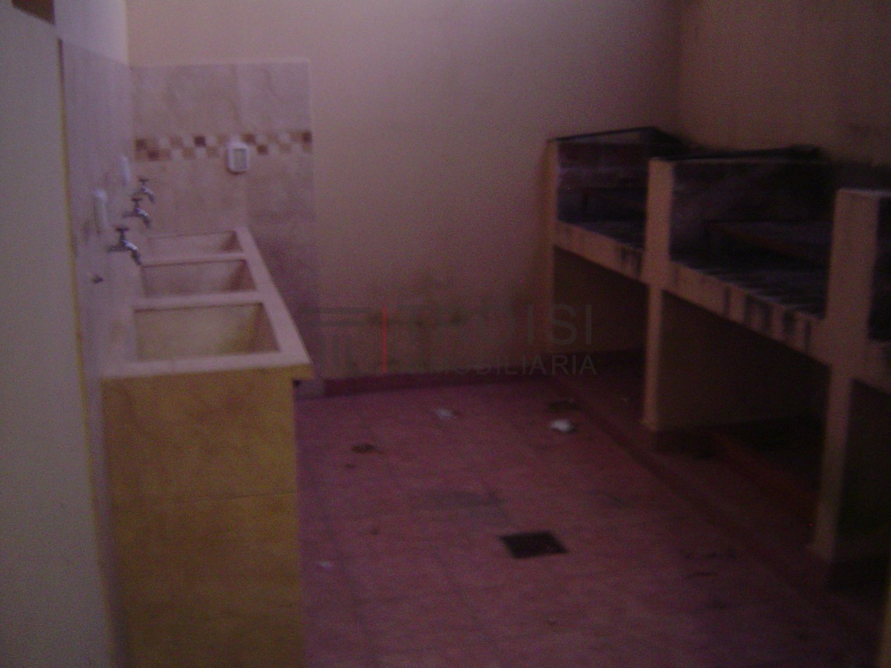 V23 - Depto. 2 ½ amb - Av. 32 e/7 y 8