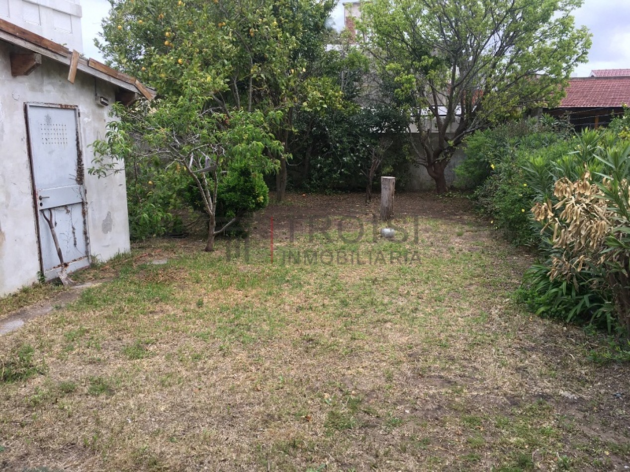 V37 - Chalet 3 ambientes + Monoambiente -  Calle 30 e/ 5 y 6