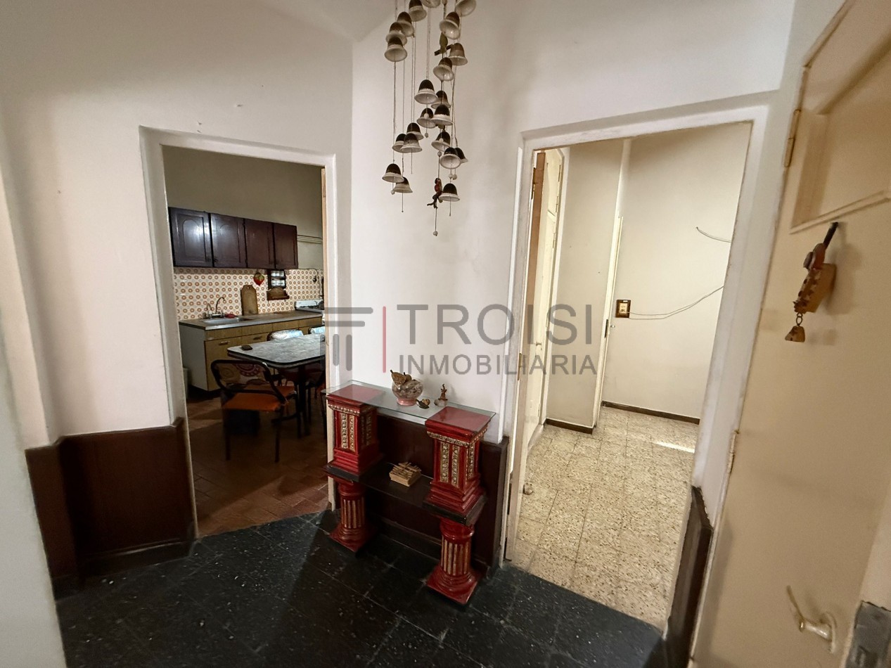 V54 - 2 Departamentos + Chalet 3 ambientes - Calle 5 e/30 y 31 