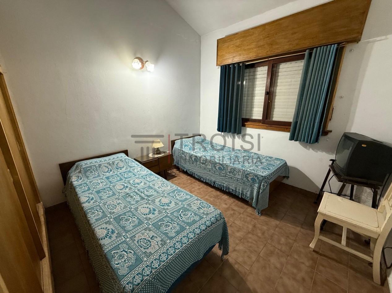 V2 - Chalet 3 ambientes - Calle 39 e/5 y 6