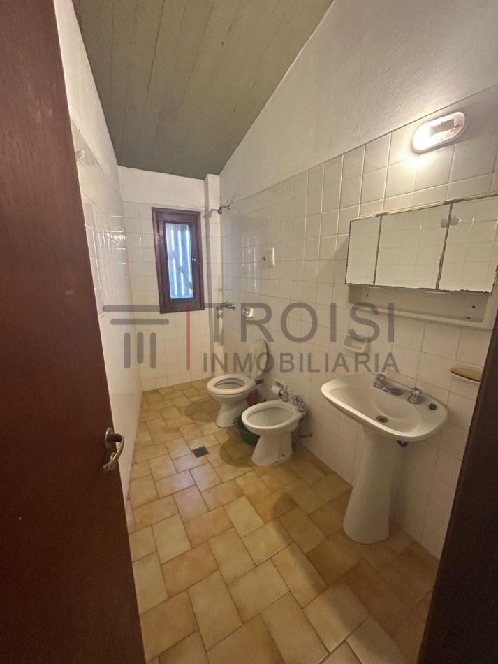 V21 - Chalet 3 ambientes + Depto. 2 ambientes - Calle 7 e/52 y 53
