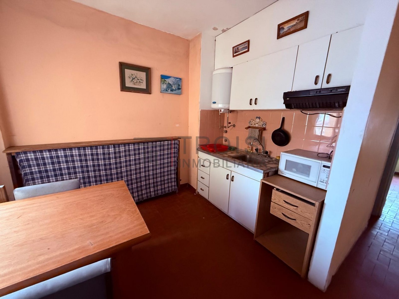 V76 - Depto. 2 ambientes - Calle 2 e/37 y 38