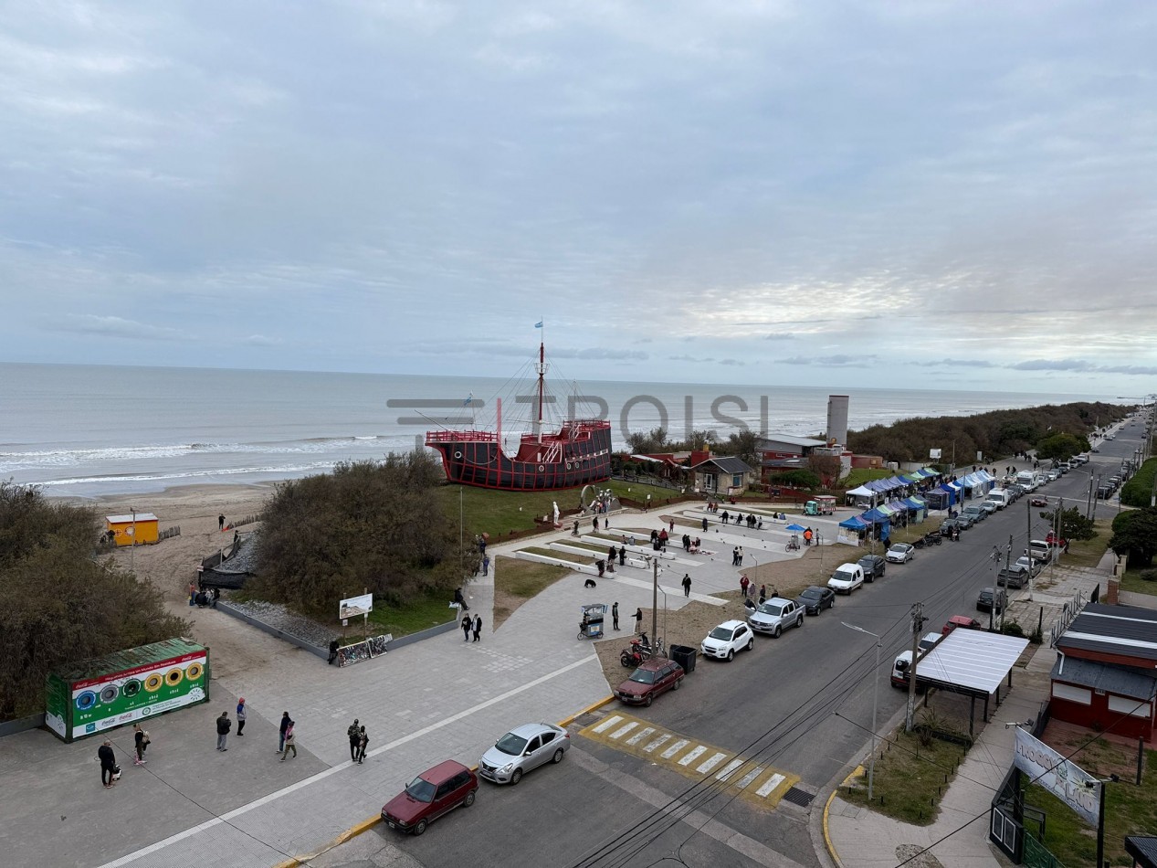 V18 - Depto. 2 ½ ambientes c/cochera Frente al Mar - Calle 39 esq. Costanera