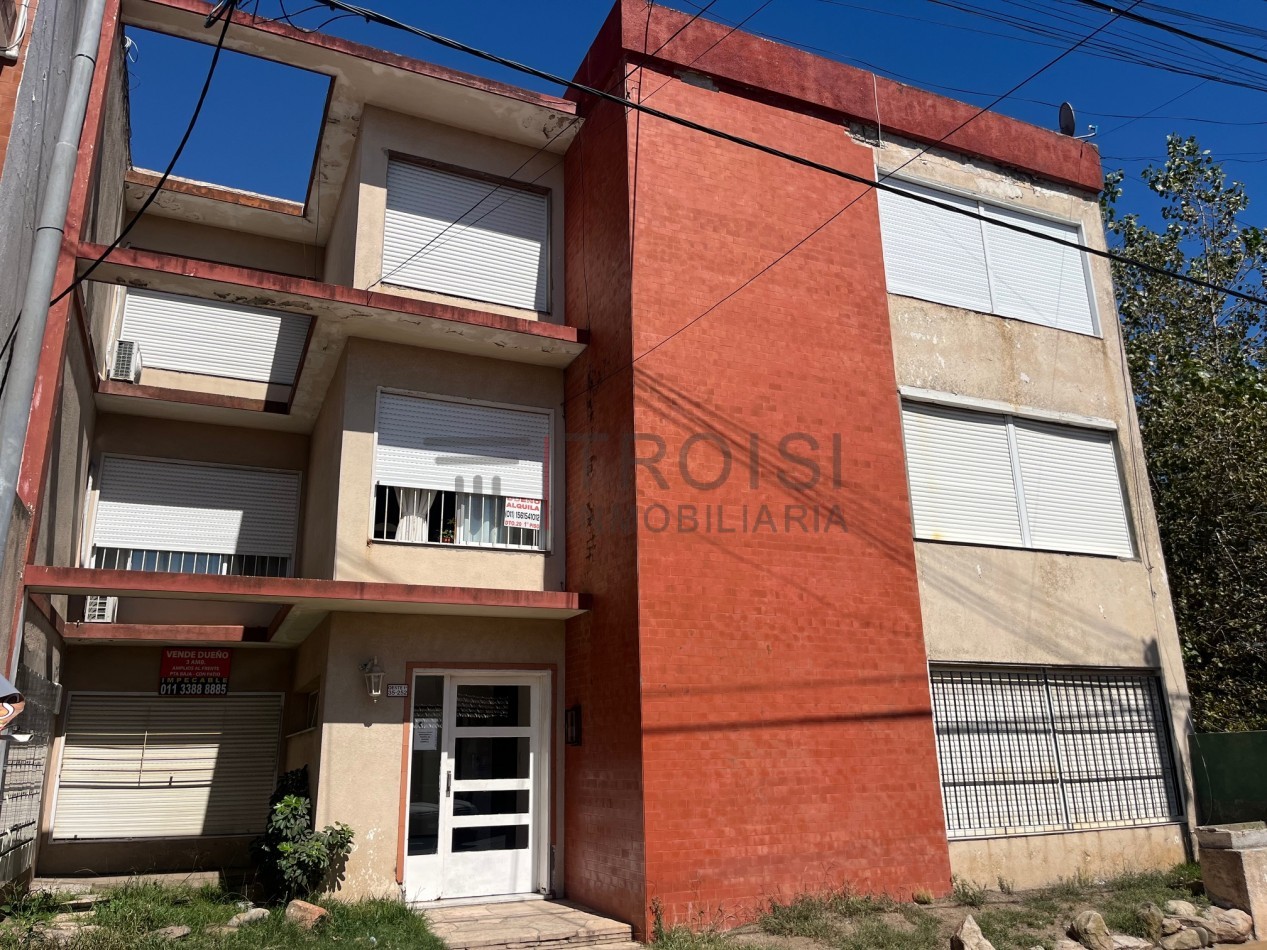 V12 - Depto. 2 ambientes - Calle 35 e/2 y 3