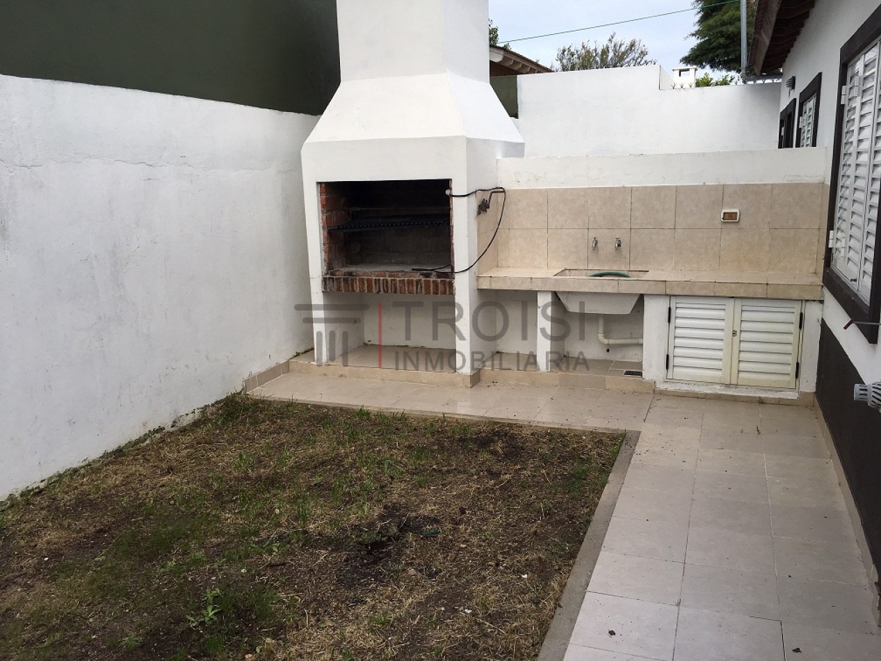 643 - Chalet de 3 ambientes - Calle 64 e/1 y 2