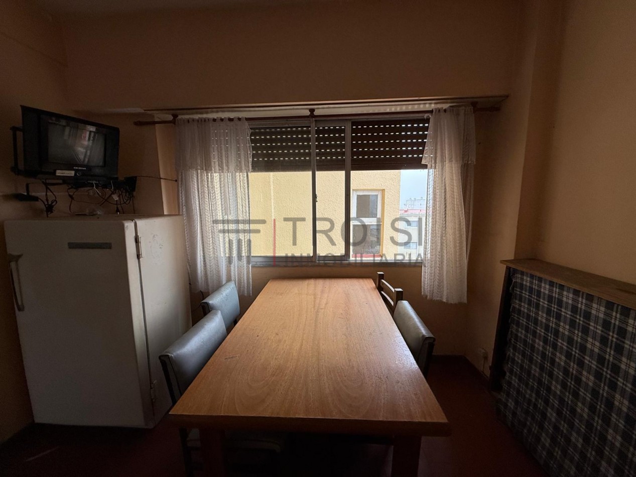 V76 - Depto. 2 ambientes - Calle 2 e/37 y 38