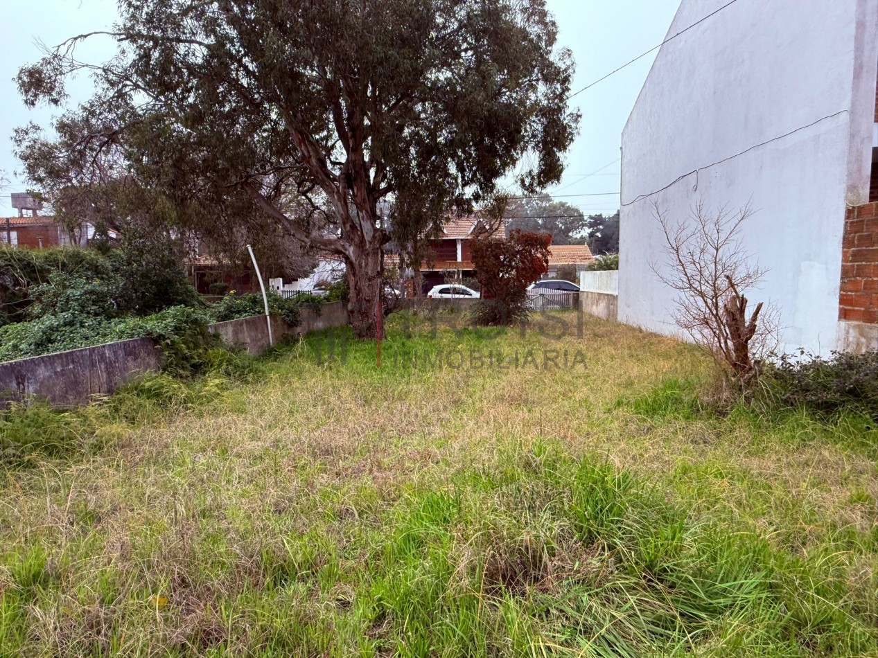 V44 - 2 Chalets de 2 ambientes - Calle 28 e/5 y 6