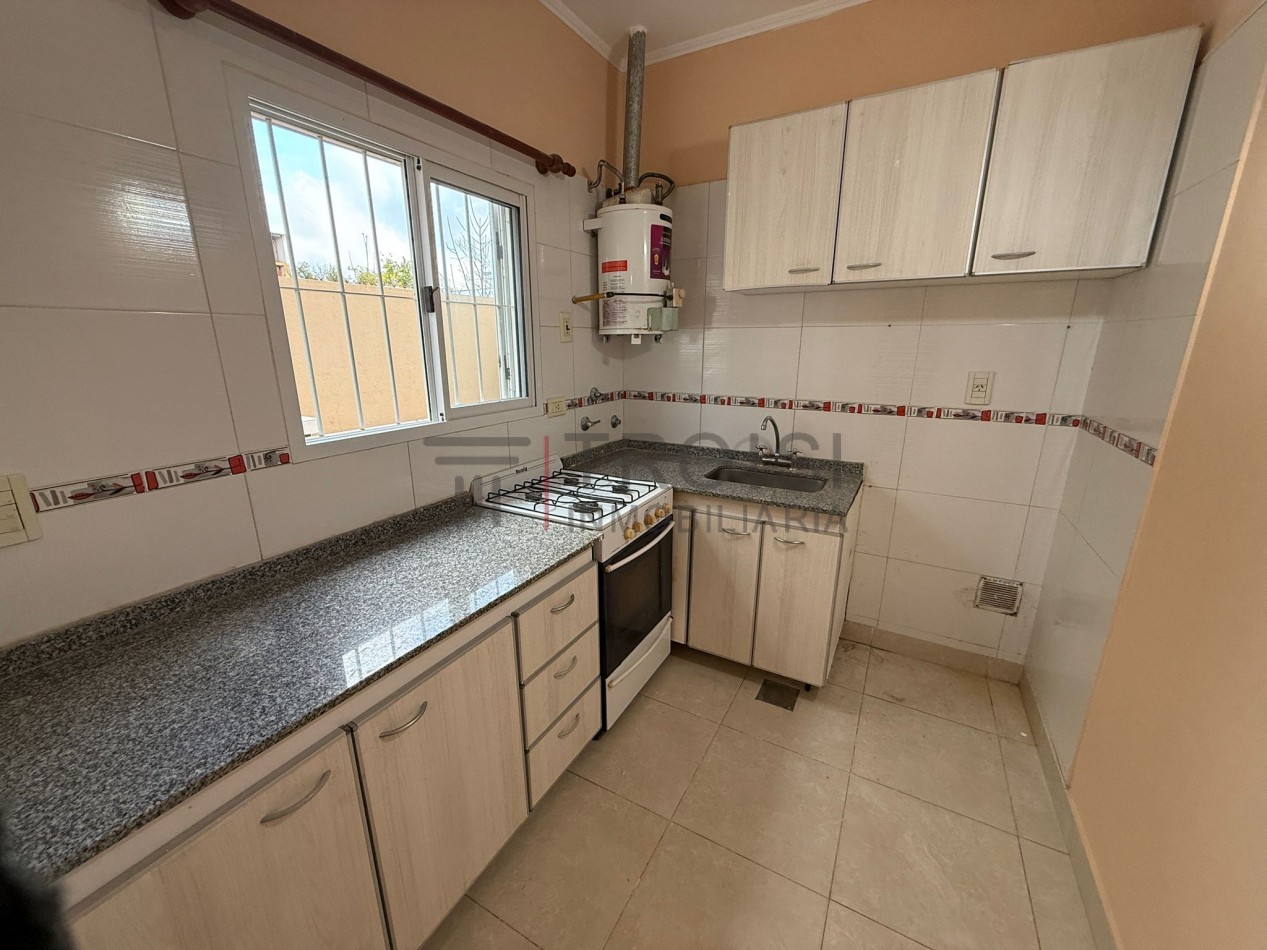 293 - Chalet de 3 ambientes - Calle 29 e/ 6 y 7