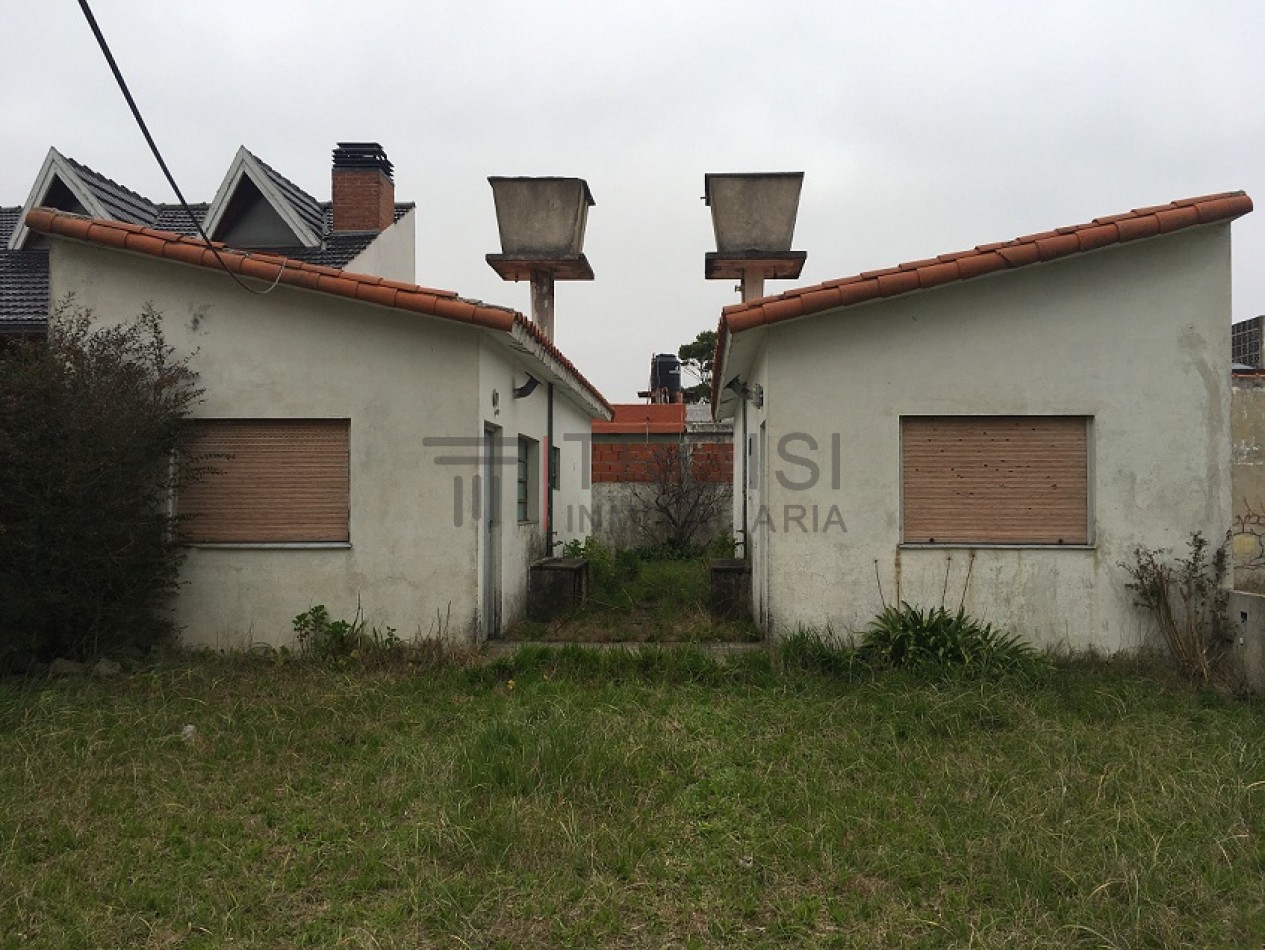 V44 - 2 Chalets de 2 ambientes - Calle 28 e/5 y 6