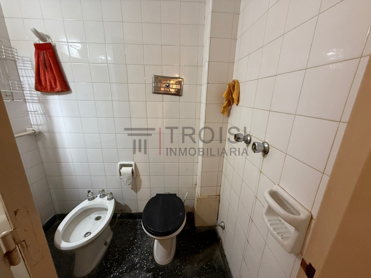V12 - Depto. 2 ambientes - Calle 35 e/2 y 3