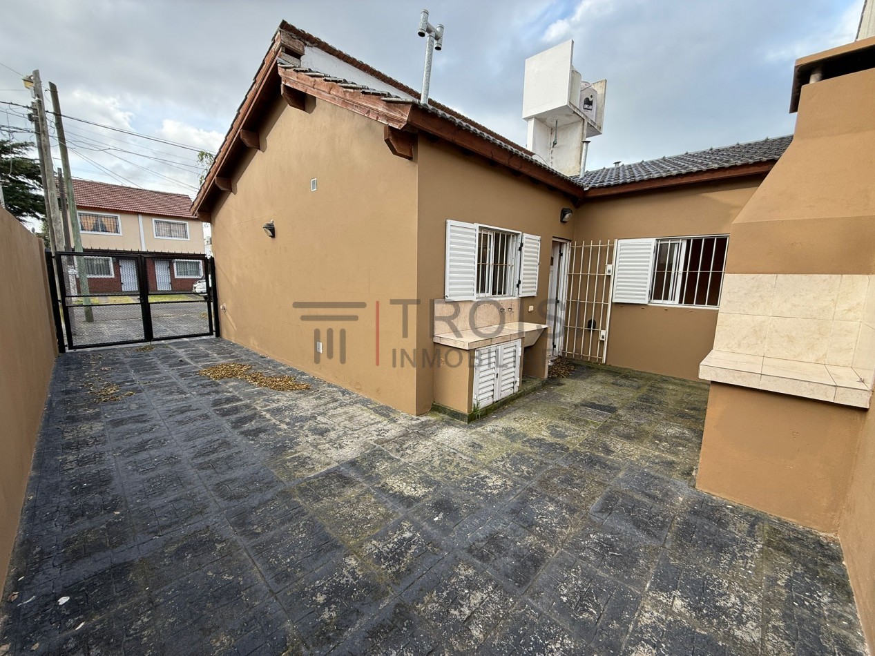 293 - Chalet de 3 ambientes - Calle 29 e/ 6 y 7