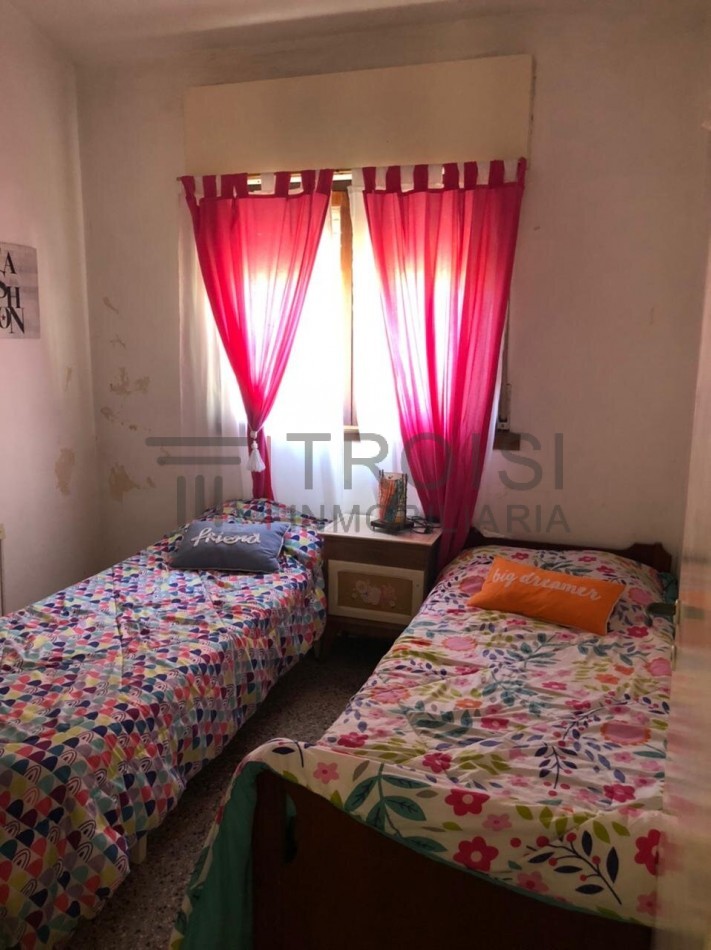 V42 - Chalet 3 ambientes - Calle 35 e/ 7 y 8
