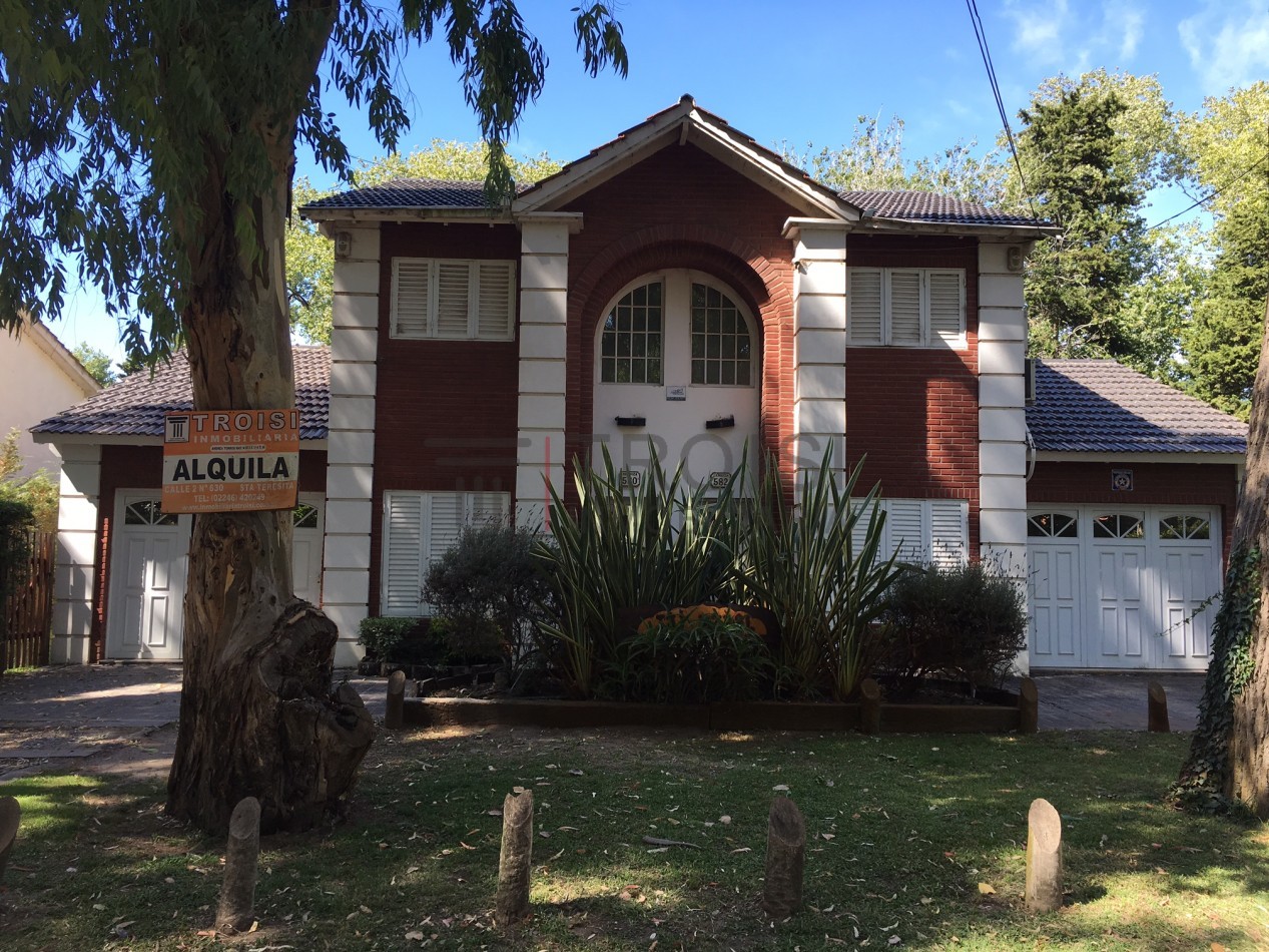 Duplex 4 ambientes - Calle Mendoza 582, Barrio Santa Teresita sobre el Monte - Mendoza 