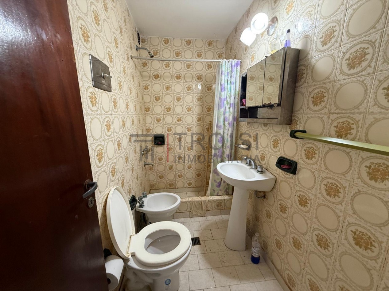 V4 - Depto. 2 ambientes - Calle 2 e/35 y 36