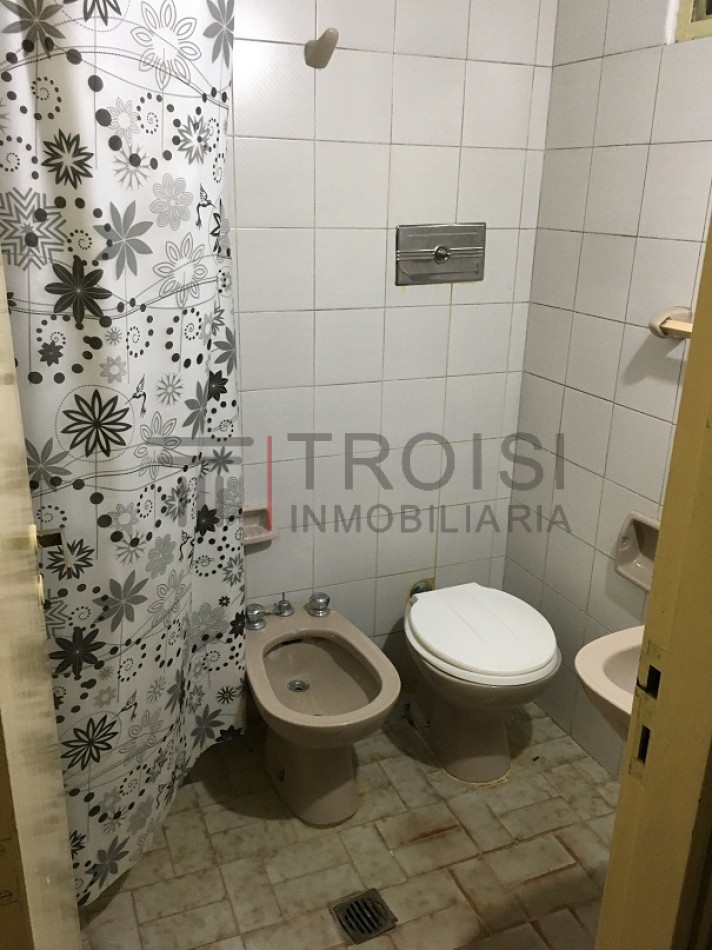 V37 - Monoambiente + Chalet 3 ambientes - Calle 30 e/ 5 y 6 