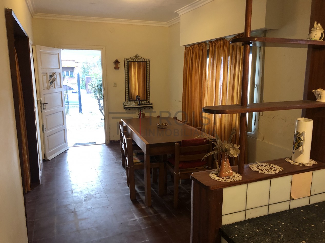 V73 - Chalet 4 ambientes - Calle 3 e/33 y 34