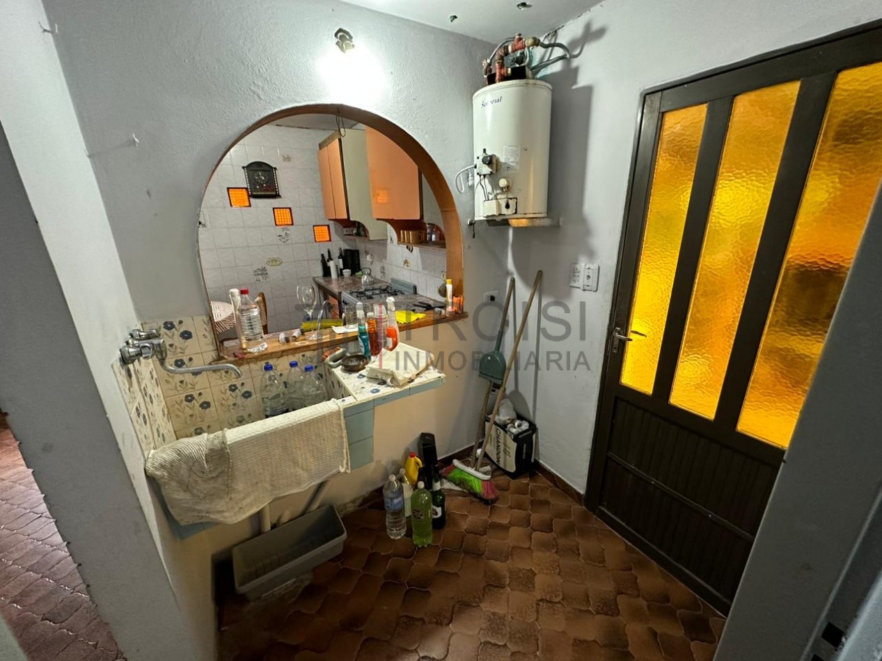 Chalet 4 ambientes - Calle 5 e/ 47 y 48 - V36