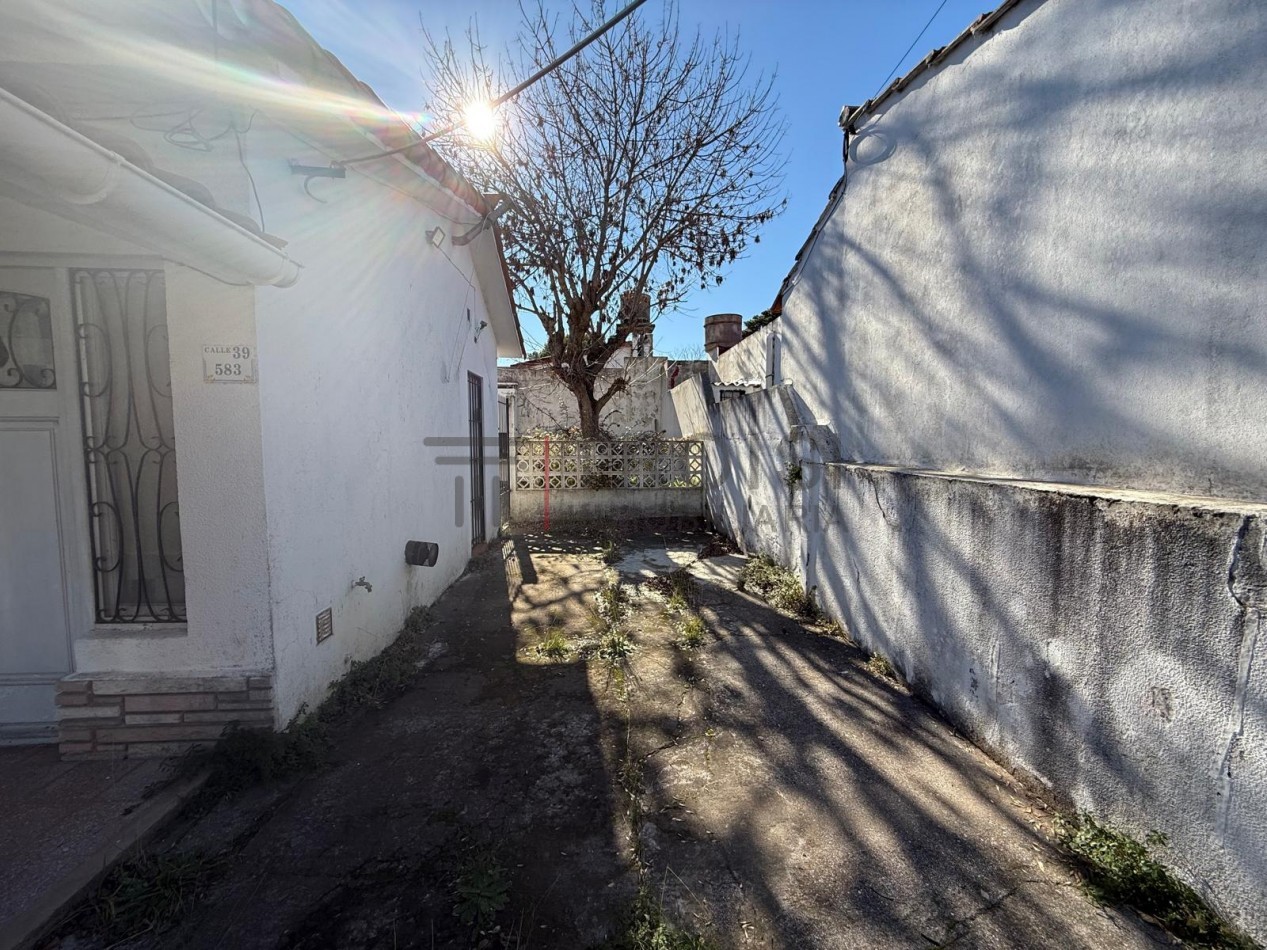V2 - Chalet 3 ambientes - Calle 39 e/5 y 6