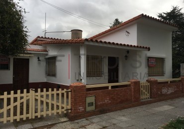V37 - Chalet 3 ambientes + Monoambiente -  Calle 30 e/ 5 y 6