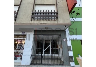 V71 - Depto. 2 ambientes - Calle 33 e/2 y 3