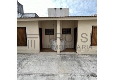 V61B - Depto. 2 ambientes tipo chalet - Calle 3 e/39 y 40