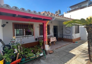 V24 - Chalet 4 ambientes - Calle 6 e/29 y 30