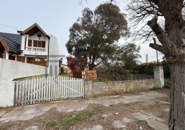 V44 - 2 Chalets de 2 ambientes - Calle 28 e/5 y 6