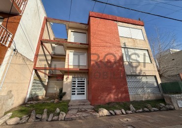 V12 - Depto. 2 ambientes - Calle 35 e/2 y 3