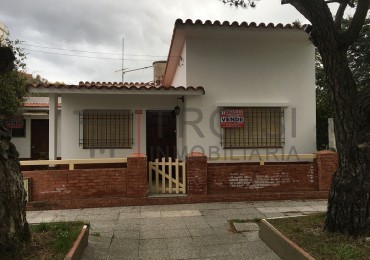 V37 - Monoambiente + Chalet 3 ambientes - Calle 30 e/ 5 y 6 