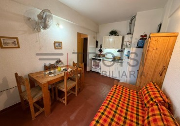 V52 - Depto. 2 ambientes - Calle 33 e/2 y 3