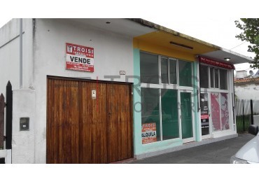 V81 - 2 locales y 3 departamentos tipo chalet  - Calle 3 e/ 33 y 34